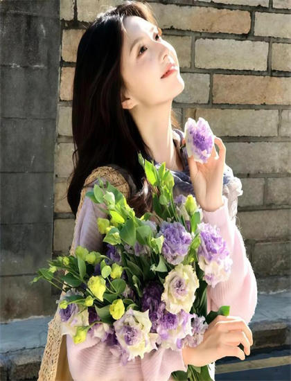 文化分析：《下山后我被美女包围了》中的的社会意义与现实影响 理解作品的时代背景与文化语境