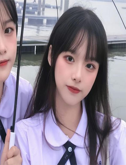 在线三级电影_美女被男人撕衣舔胸_老男孩电视剧在线观看